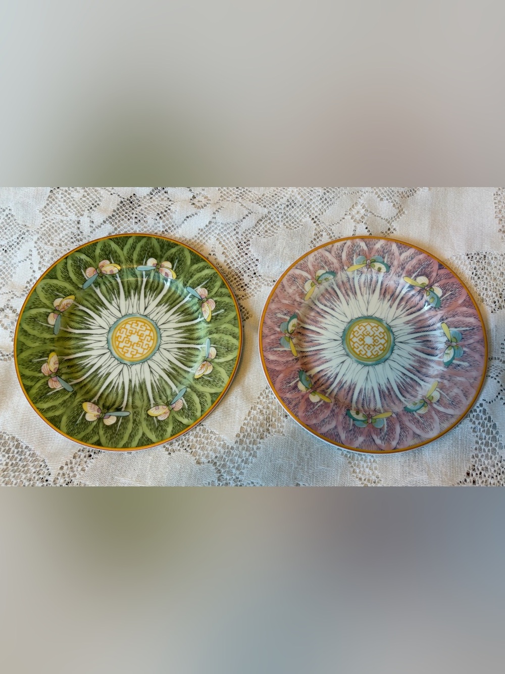 3/$30✨🦋🌸Williams Sonoma Butterfly Floral Dessert Plates (2) Green & Pink